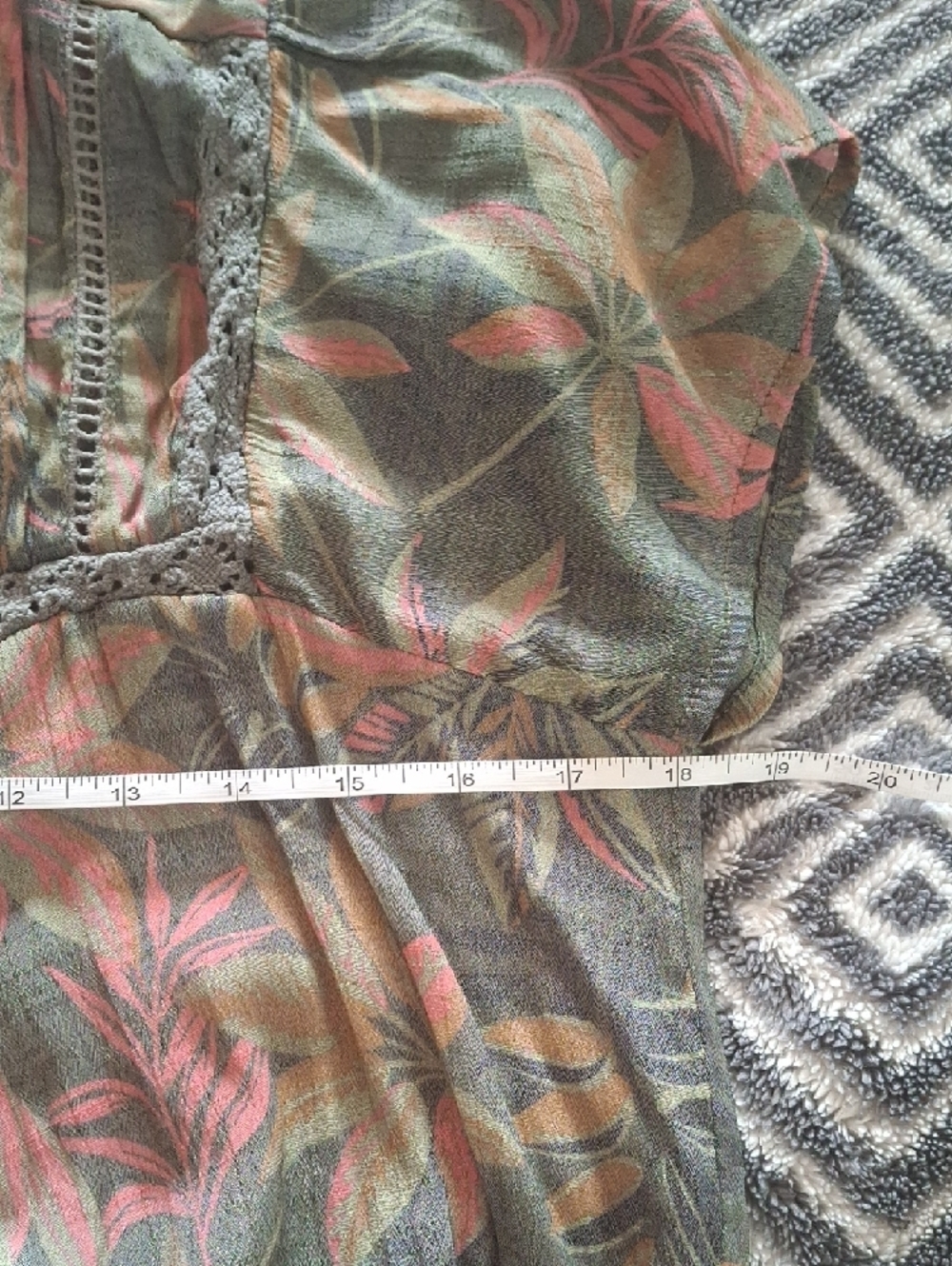 Lily Morgan Boho Floral Pintuck Blouse Pink Green S/P - Picture 7 of 8
